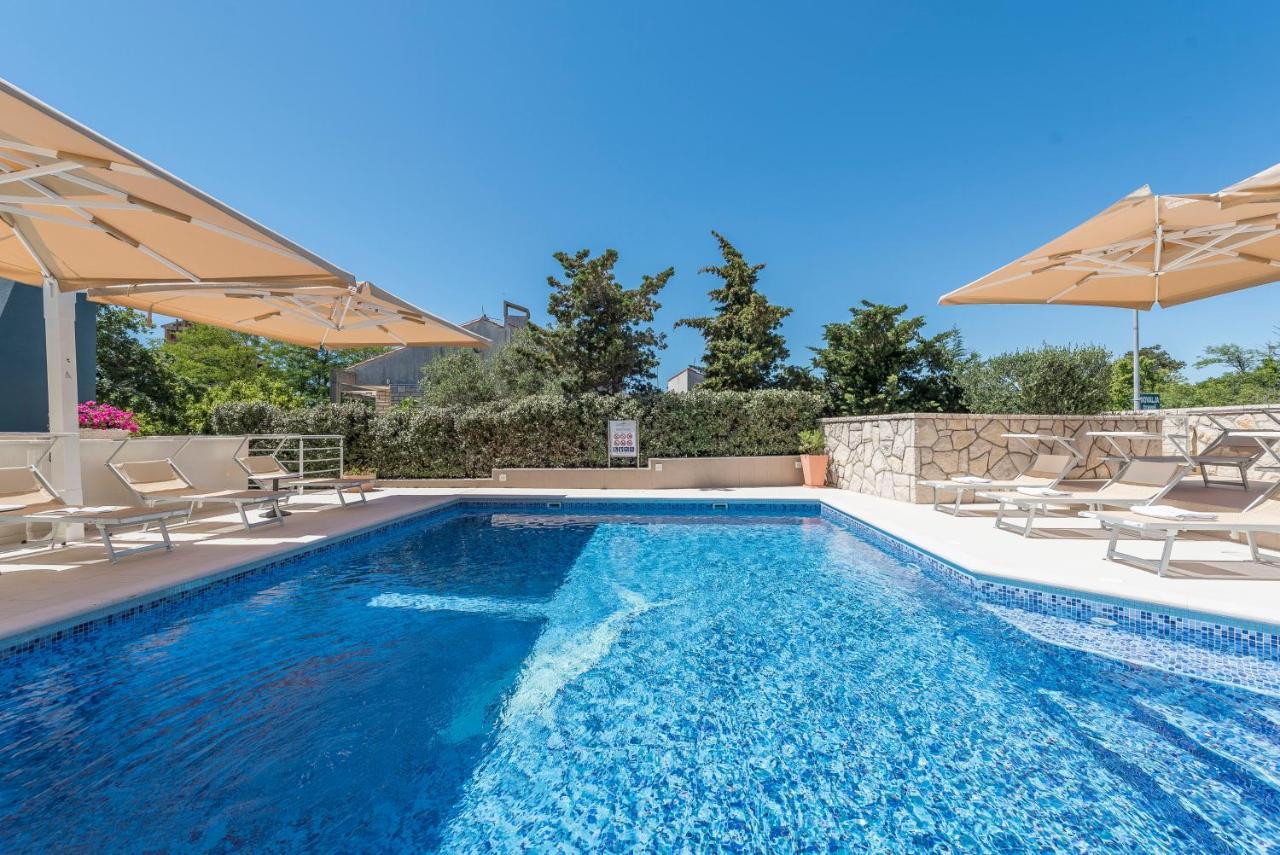노바야 Pool Terrace Sea View Sarkic 아파트 외부 사진