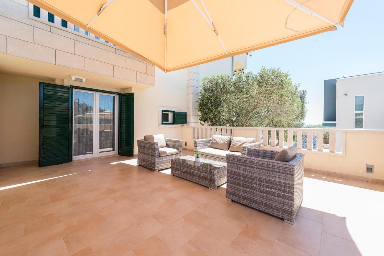 노바야 Pool Terrace Sea View Sarkic 아파트 외부 사진