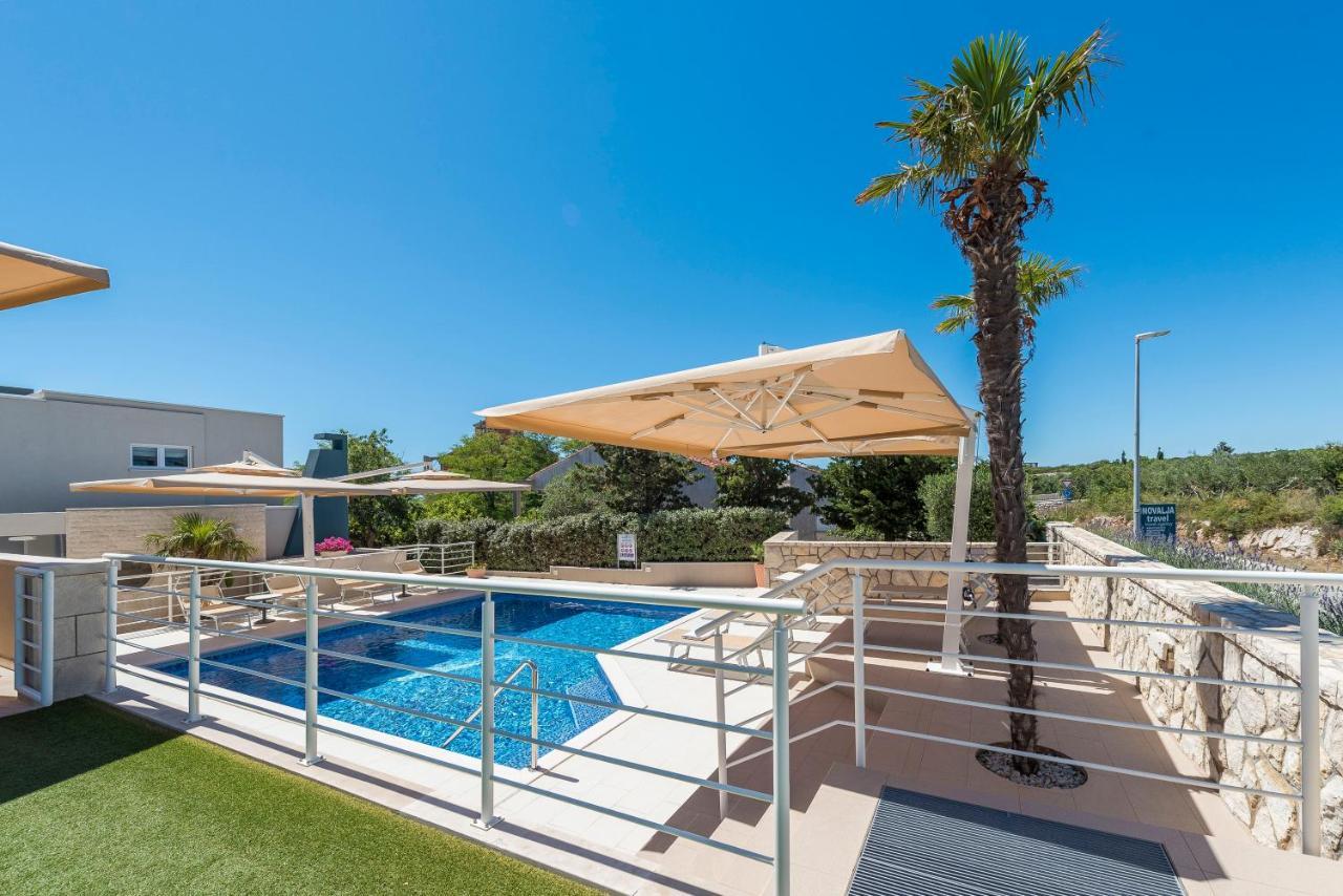 노바야 Pool Terrace Sea View Sarkic 아파트 외부 사진