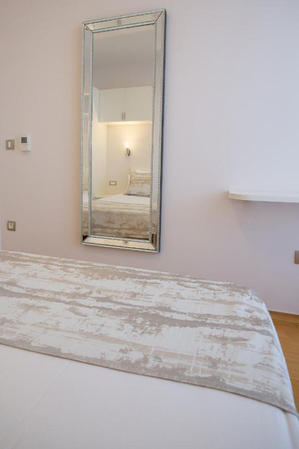 노바야 Pool Terrace Sea View Sarkic 아파트 외부 사진